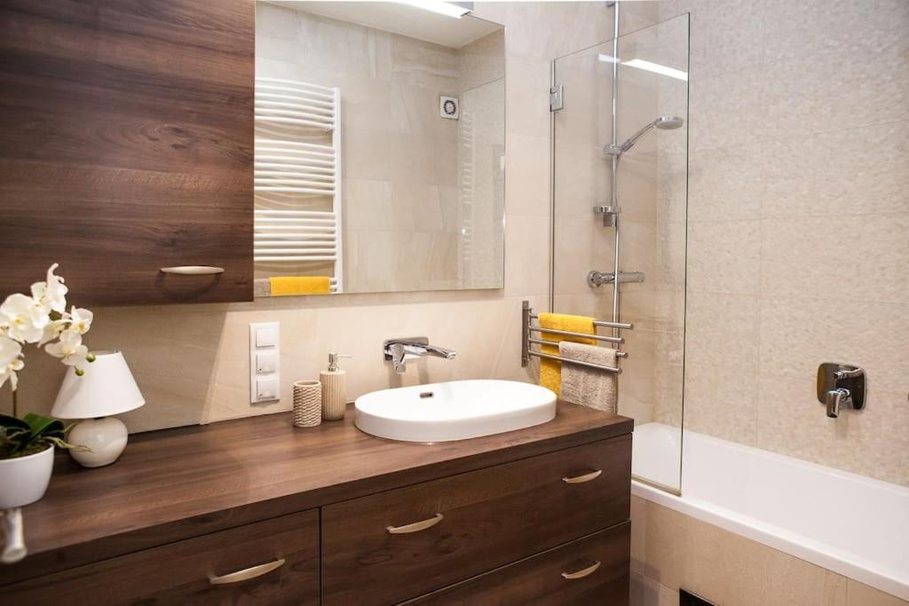 Liszt Apartman Дьєр Екстер'єр фото